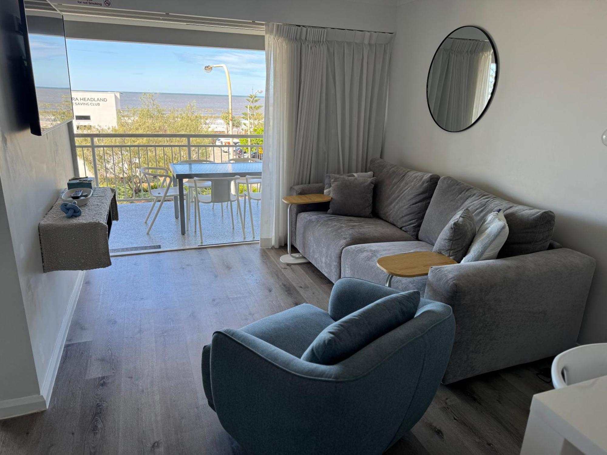 Ocean View - Alexandra Headlands Beachfront Unit Экстерьер фото